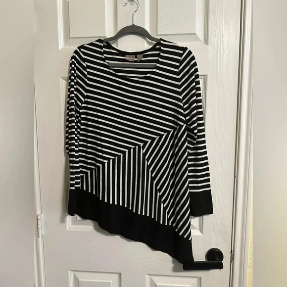 Chico's Bi-color Black/White Rib Stripe Asymmetrical Tunic Size 1 M/8 EUC - Picture 1 of 4